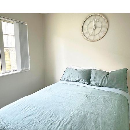 Bright&Cozy Room - Homestay Style - On Street Parking Only Auckland Esterno foto